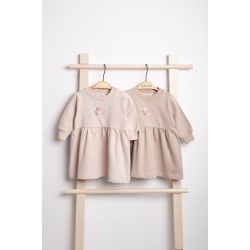 Bézs hosszú ujjú lány ruha fejpánttal 