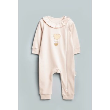 Hímzett rugdalózó krém színben