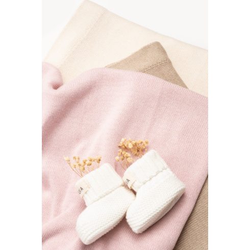 Kötött babatakaró részletfotó